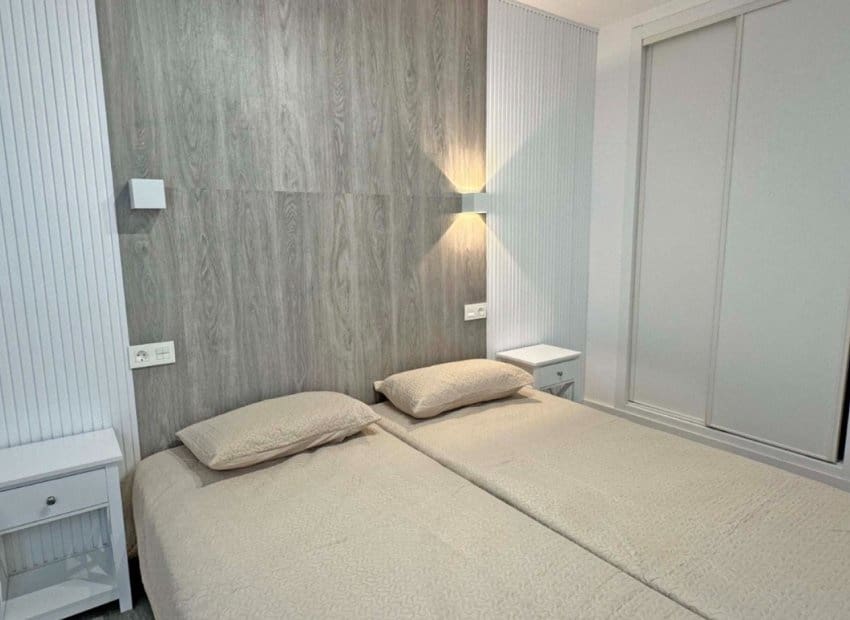 2 soveværelse Lejlighed til salg i Torrevieja - € 165.000 (Ref: 9211464)