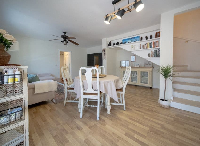 4 slaapkamer Halfvrijstaande villa te koop in Los Balcones met zwembad - € 490.000 (Ref: 9211467)