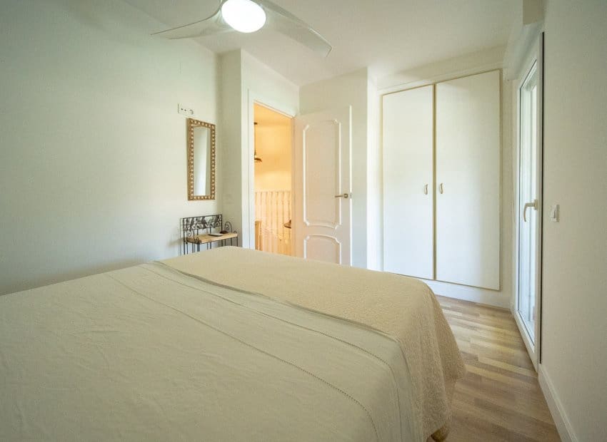 4 slaapkamer Halfvrijstaande villa te koop in Los Balcones met zwembad - € 490.000 (Ref: 9211467)