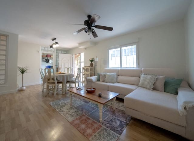 4 slaapkamer Halfvrijstaande villa te koop in Los Balcones met zwembad - € 490.000 (Ref: 9211467)