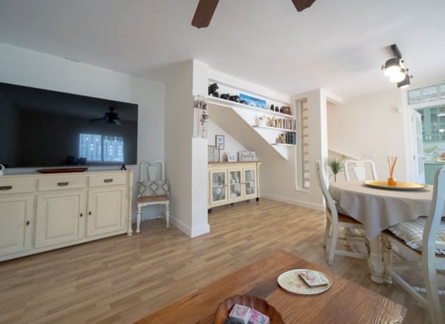 4 slaapkamer Halfvrijstaande villa te koop in Los Balcones met zwembad - € 490.000 (Ref: 9211467)