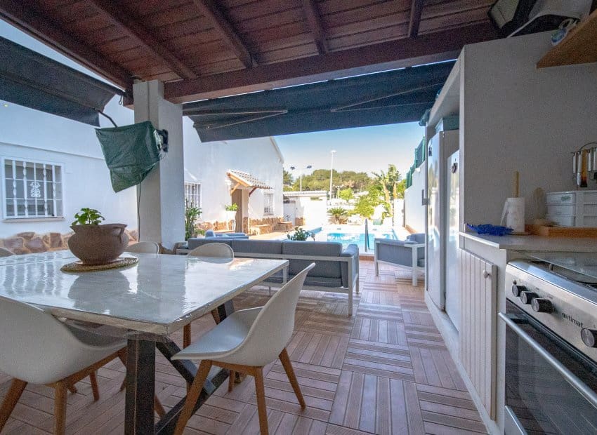 4 slaapkamer Halfvrijstaande villa te koop in Los Balcones met zwembad - € 490.000 (Ref: 9211467)