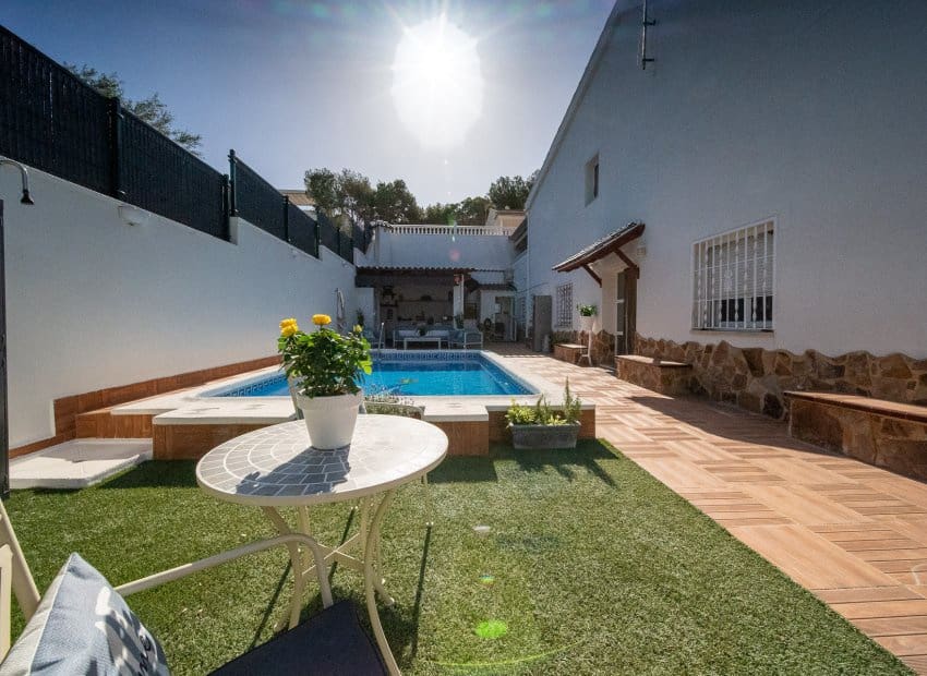 4 slaapkamer Halfvrijstaande villa te koop in Los Balcones met zwembad - € 490.000 (Ref: 9211467)