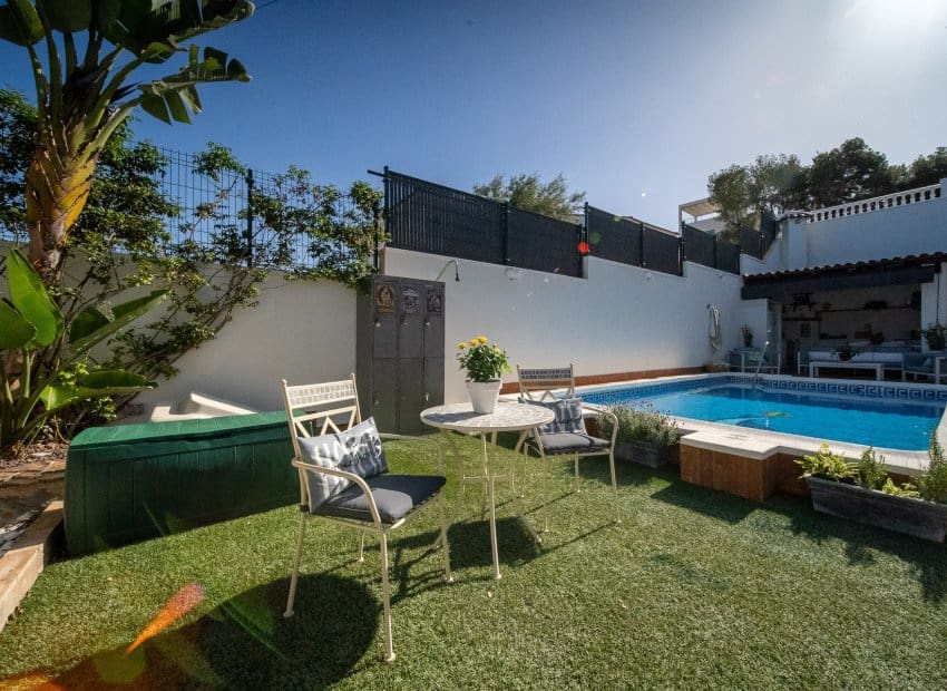 4 slaapkamer Halfvrijstaande villa te koop in Los Balcones met zwembad - € 490.000 (Ref: 9211467)