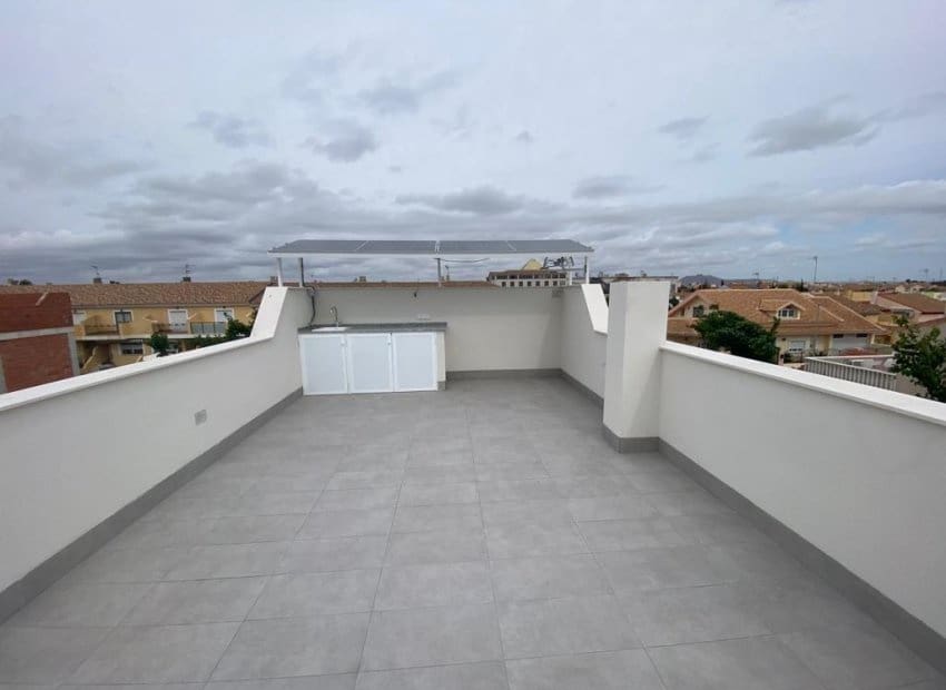 Chalet de 3 habitaciones en Los Alcázares en venta con piscina - 419.900 € (Ref: 9211471)