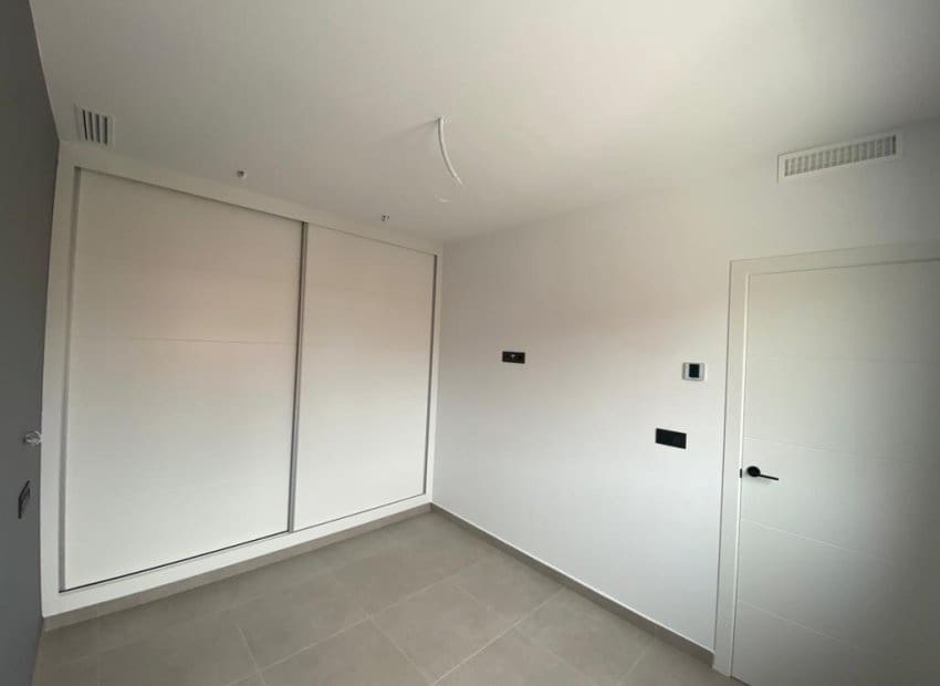 Chalet de 3 habitaciones en Los Alcázares en venta con piscina - 419.900 € (Ref: 9211471)