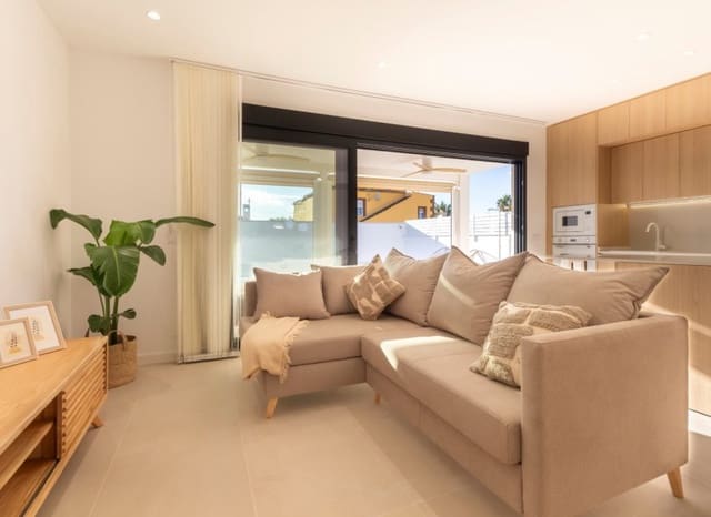 3 soverom Hus til salgs i El Chaparral, Torrevieja med svømmebasseng - € 499 000 (Ref: 9211475)