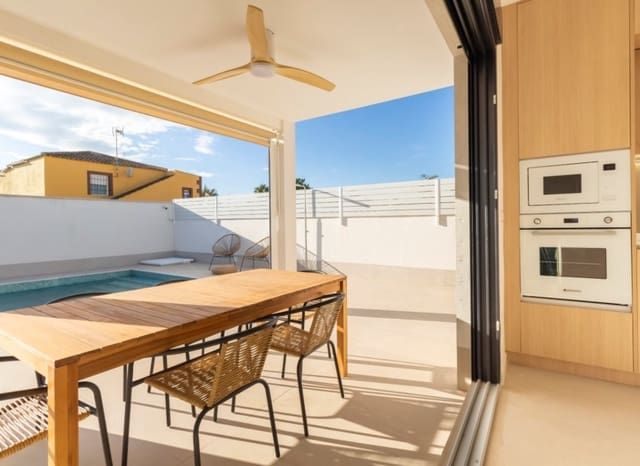 3 soverom Hus til salgs i El Chaparral, Torrevieja med svømmebasseng - € 499 000 (Ref: 9211475)
