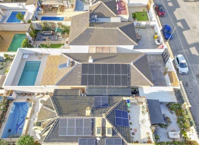 3 soverom Hus til salgs i El Chaparral, Torrevieja med svømmebasseng - € 499 000 (Ref: 9211475)