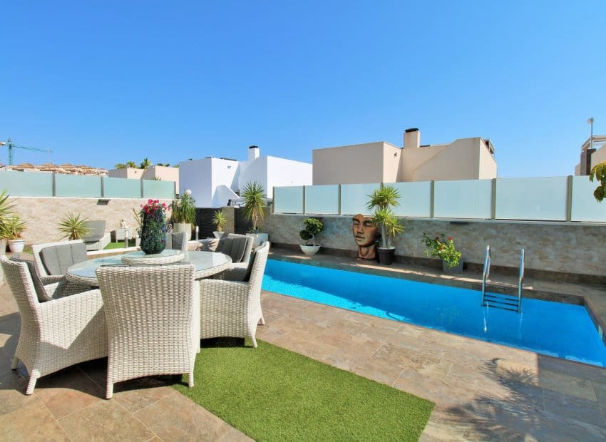 4 soverom Villa til salgs i Villamartin med svømmebasseng - € 477 000 (Ref: 9219193)