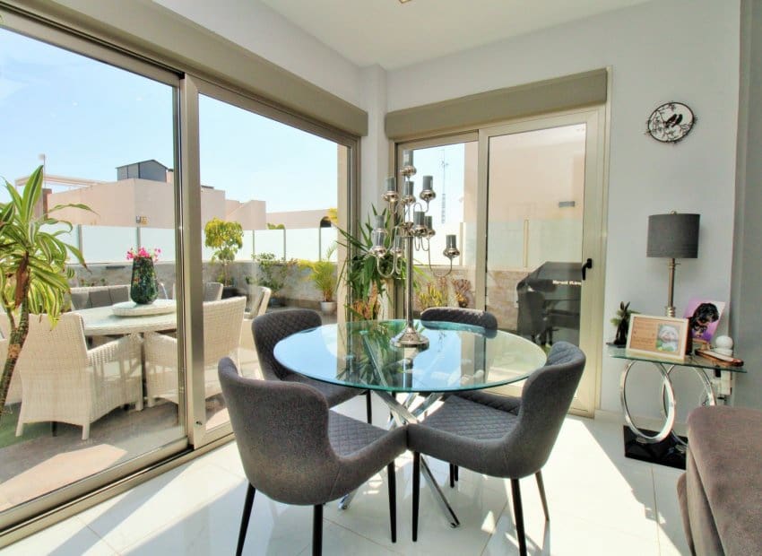 4 soverom Villa til salgs i Villamartin med svømmebasseng - € 477 000 (Ref: 9219193)