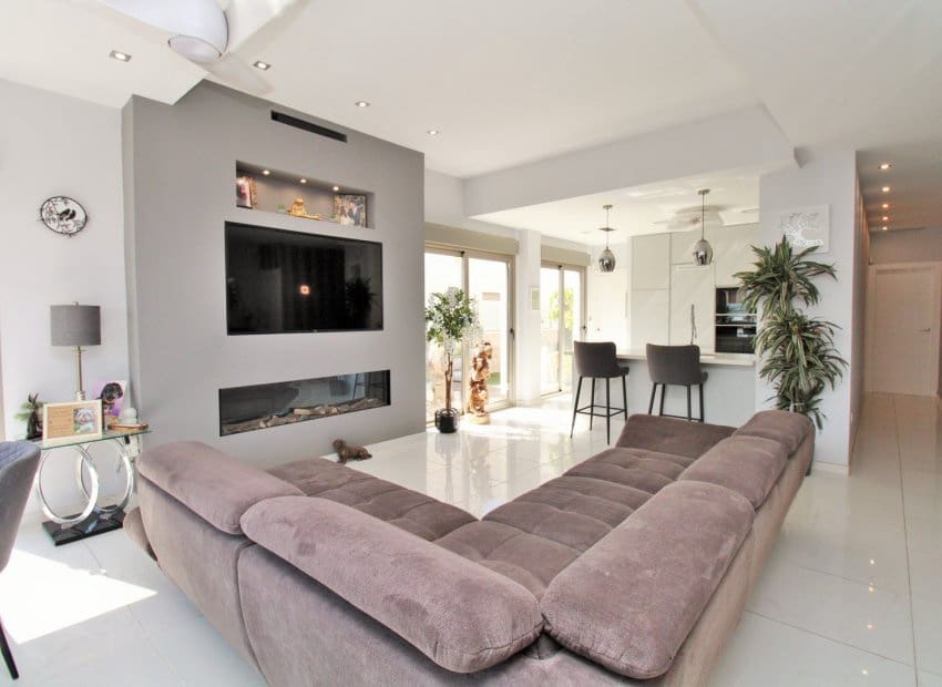 4 soverom Villa til salgs i Villamartin med svømmebasseng - € 477 000 (Ref: 9219193)