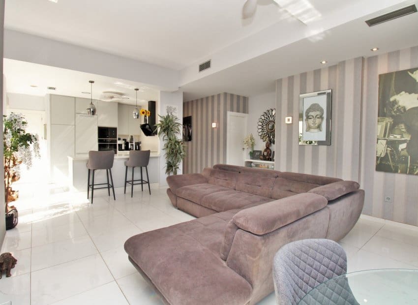 4 soverom Villa til salgs i Villamartin med svømmebasseng - € 477 000 (Ref: 9219193)