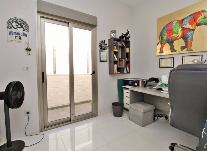 4 soverom Villa til salgs i Villamartin med svømmebasseng - € 477 000 (Ref: 9219193)