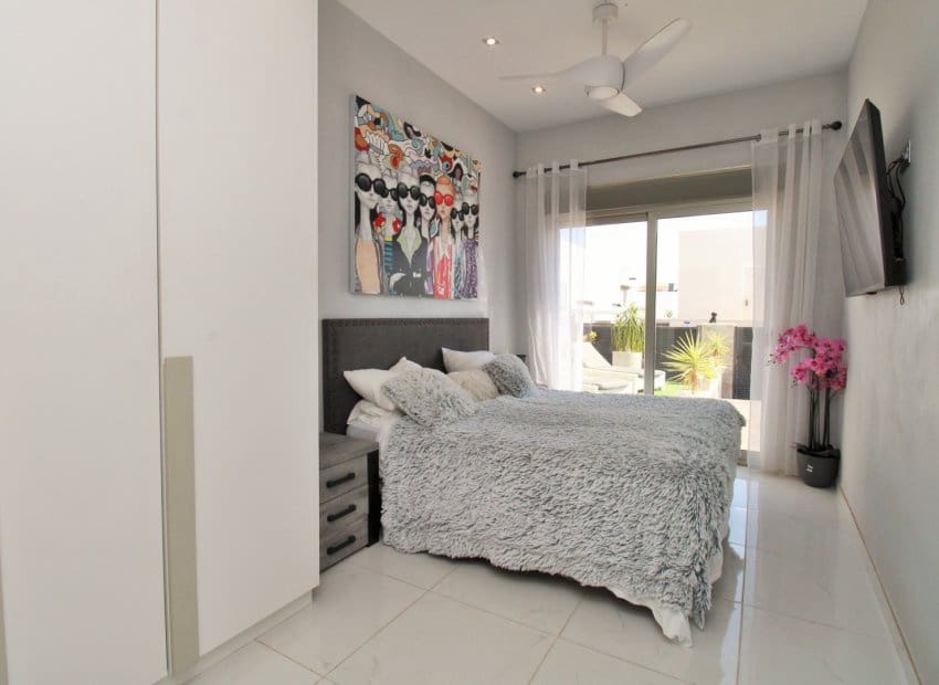 4 soverom Villa til salgs i Villamartin med svømmebasseng - € 477 000 (Ref: 9219193)