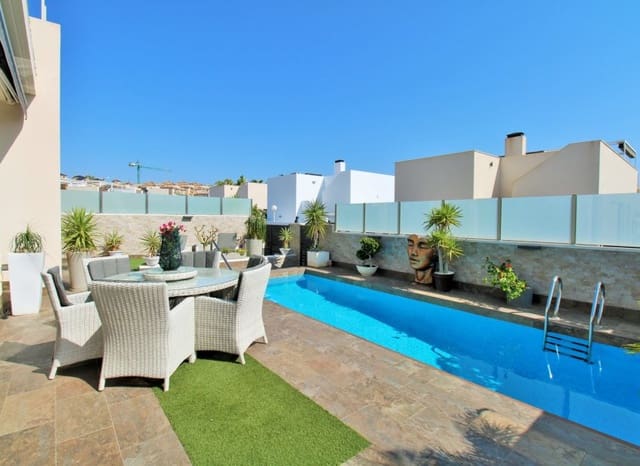 4 soverom Villa til salgs i Villamartin, Orihuela med svømmebasseng - € 477 000 (Ref: 9219193)