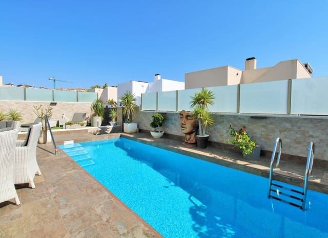 4 soverom Villa til salgs i Villamartin, Orihuela med svømmebasseng - € 477 000 (Ref: 9219193)