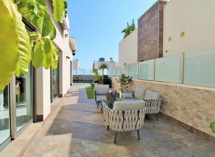 4 soverom Villa til salgs i Villamartin med svømmebasseng - € 477 000 (Ref: 9219193)