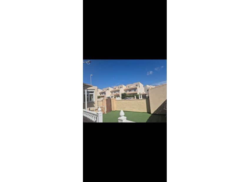 3 quarto Casa em Banda para venda em Playa Flamenca com piscina - 239 000 € (Ref: 9221437)