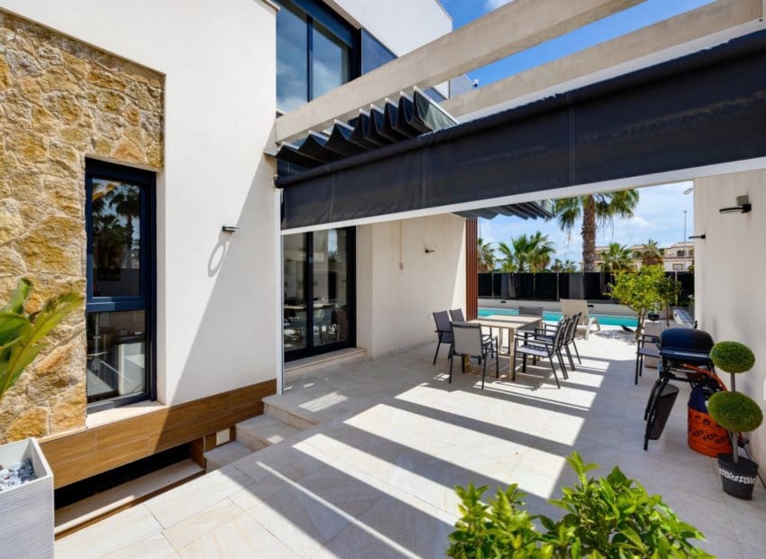 3 camera da letto Villa in vendita in Orihuela Costa con piscina - 850.000 € (Rif: 9235463)