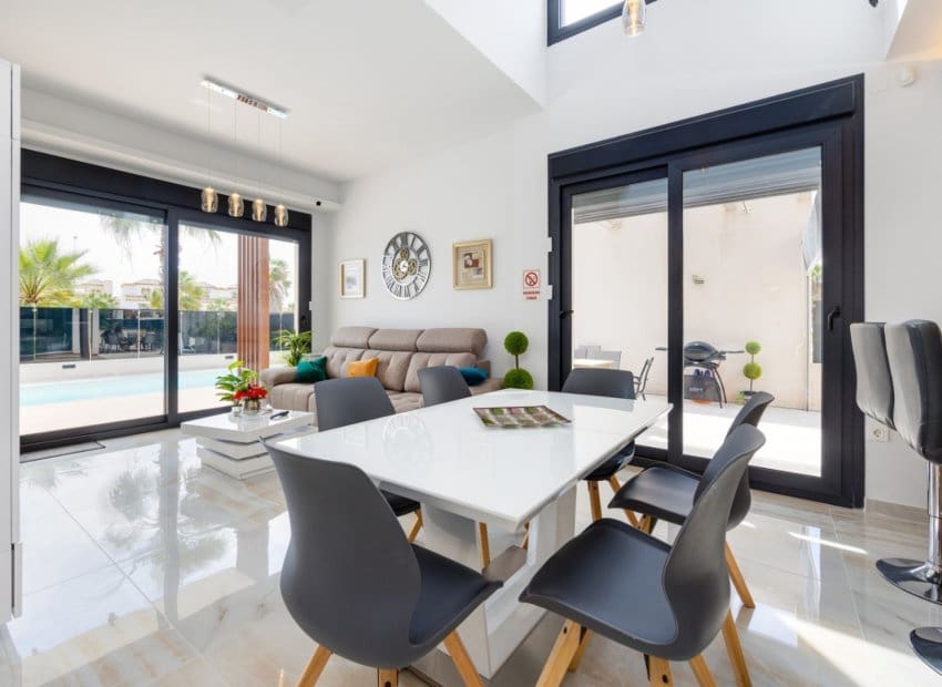 3 camera da letto Villa in vendita in Orihuela Costa con piscina - 850.000 € (Rif: 9235463)