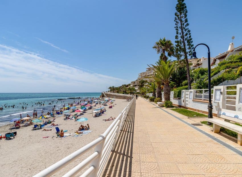 3 camera da letto Villa in vendita in Orihuela Costa con piscina - 850.000 € (Rif: 9235463)