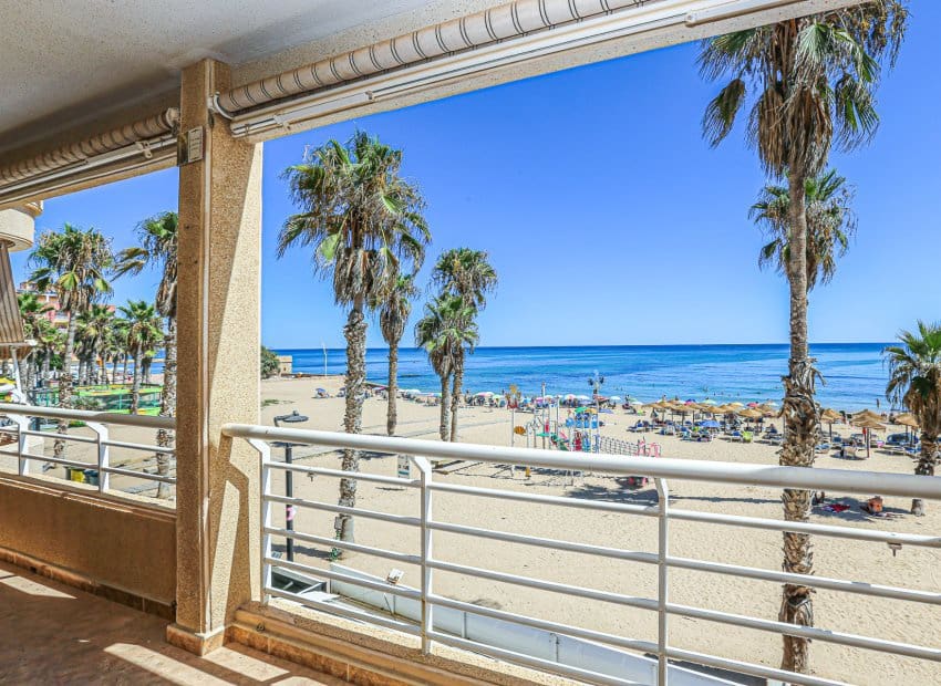 3 slaapkamer Strandappartement te koop in La Mata - € 360.000 (Ref: 9235464)