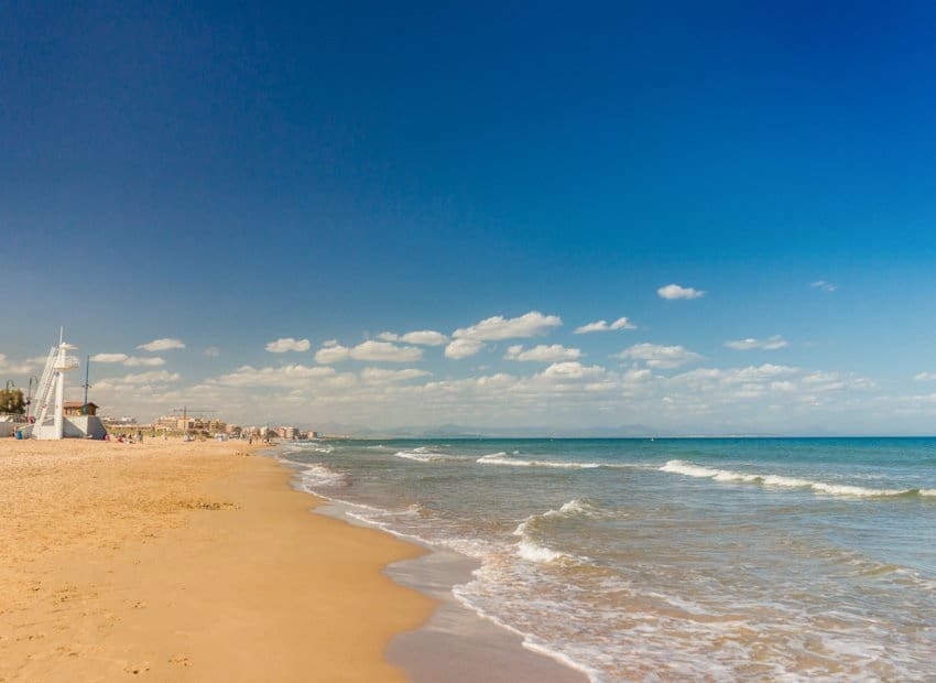 3 slaapkamer Strandappartement te koop in La Mata - € 360.000 (Ref: 9235464)