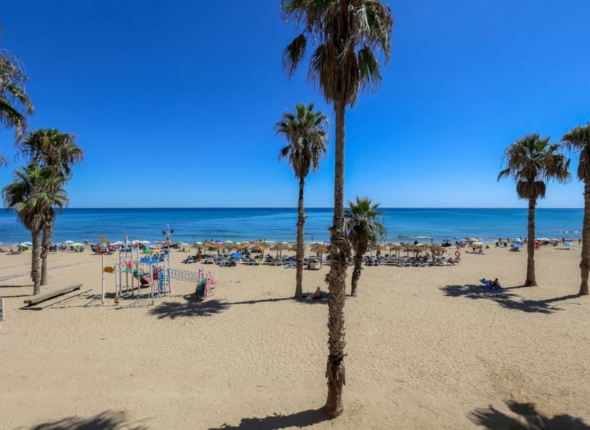 3 slaapkamer Strandappartement te koop in La Mata - € 360.000 (Ref: 9235464)