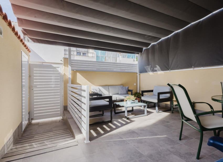 3 sypialnia Bungalow na sprzedaż w Torrevieja z basenem - 185 000 € (Ref: 9235466)