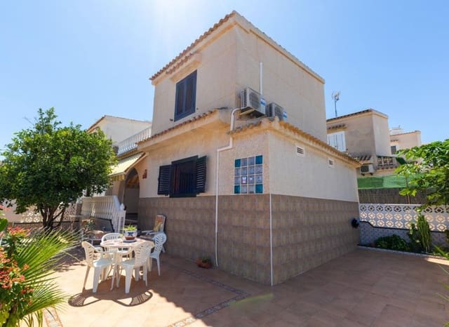 3 bedroom Villa for sale in Torreblanca, Torrevieja with pool - € 276,000 (Ref: 9235471)
