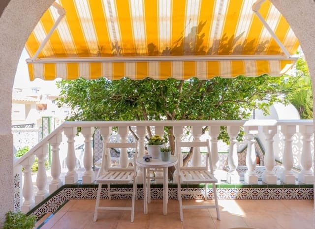 3 bedroom Villa for sale in Torreblanca, Torrevieja with pool - € 276,000 (Ref: 9235471)