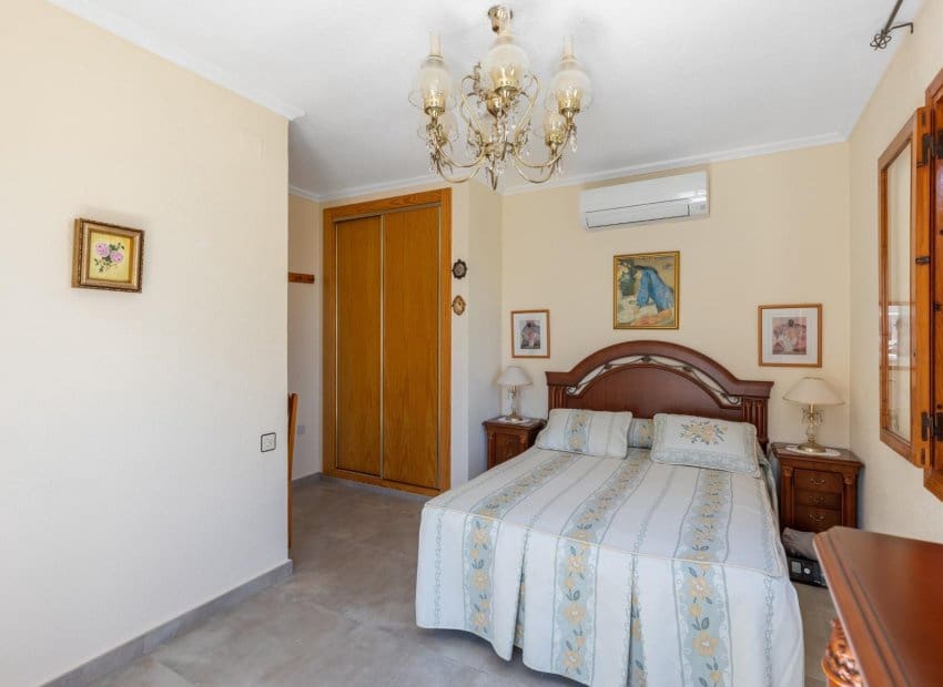 3 camera da letto Villa in vendita in Torrevieja con piscina - 276.000 € (Rif: 9235471)