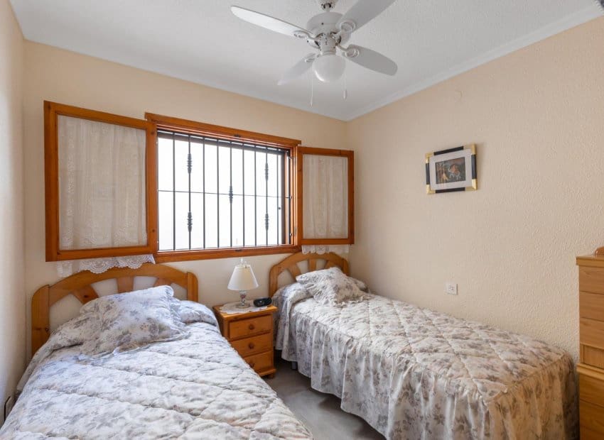 3 camera da letto Villa in vendita in Torrevieja con piscina - 276.000 € (Rif: 9235471)