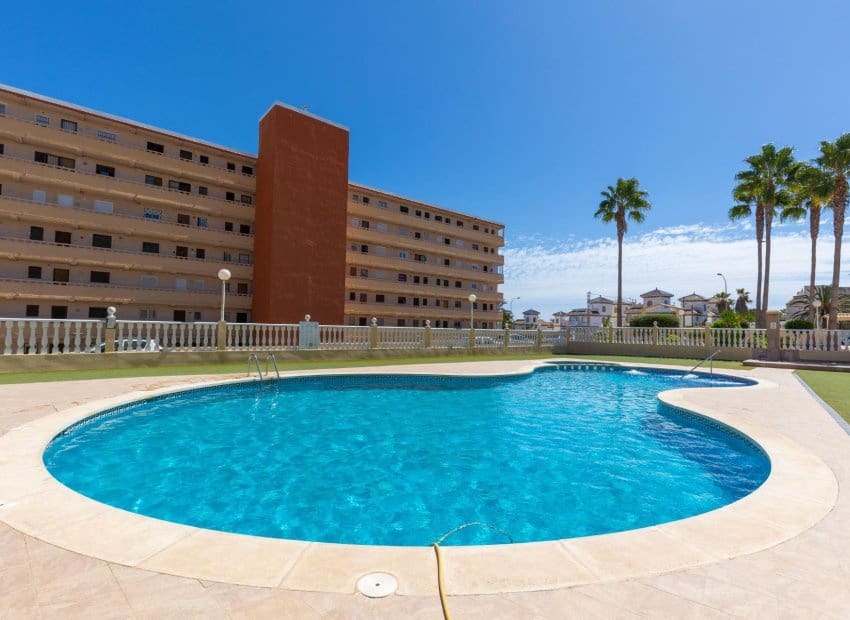 3 camera da letto Villa in vendita in Torrevieja con piscina - 276.000 € (Rif: 9235471)
