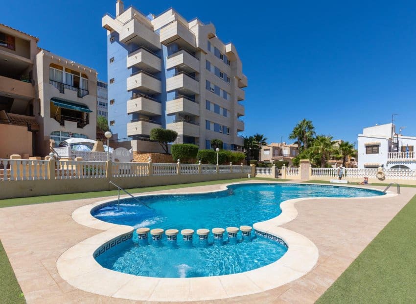 3 camera da letto Villa in vendita in Torrevieja con piscina - 276.000 € (Rif: 9235471)
