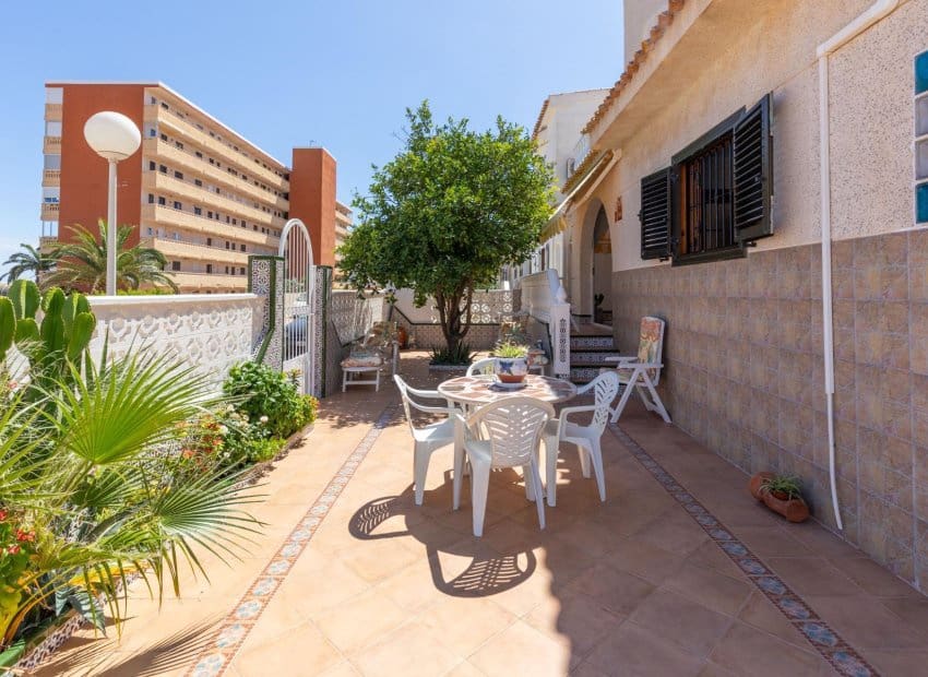 3 camera da letto Villa in vendita in Torrevieja con piscina - 276.000 € (Rif: 9235471)