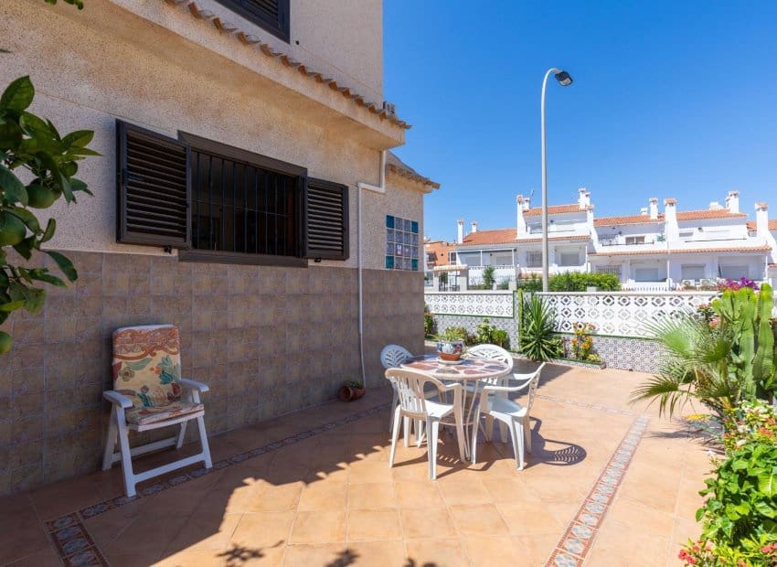 3 camera da letto Villa in vendita in Torrevieja con piscina - 276.000 € (Rif: 9235471)