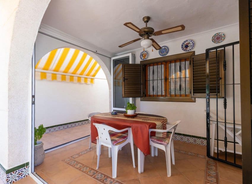 3 camera da letto Villa in vendita in Torrevieja con piscina - 276.000 € (Rif: 9235471)