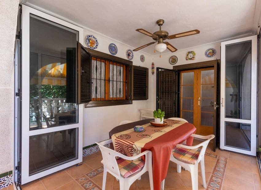 3 camera da letto Villa in vendita in Torrevieja con piscina - 276.000 € (Rif: 9235471)