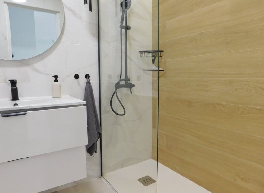 3 soverom Strandleiligheter til salgs i Torrevieja med svømmebasseng - € 229 000 (Ref: 9242269)