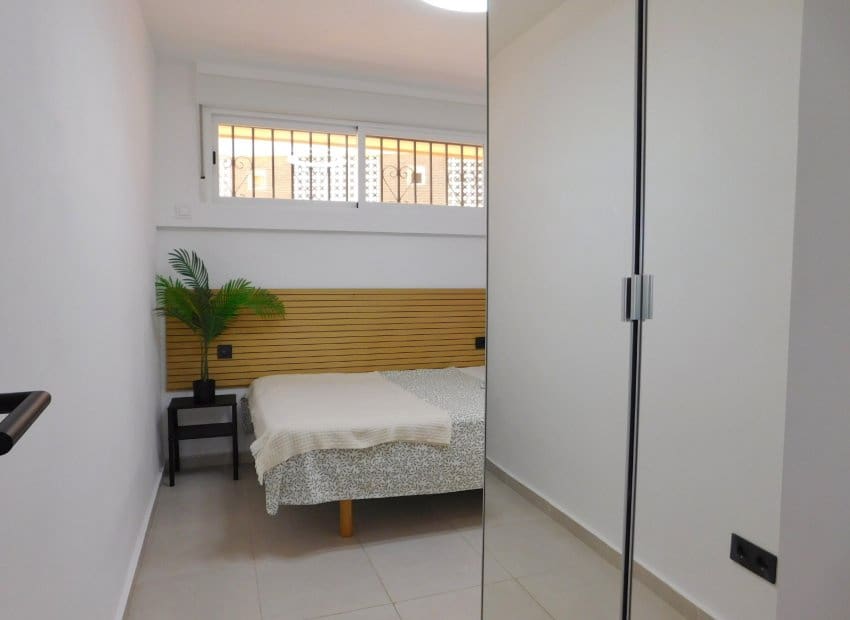 3 soverom Strandleiligheter til salgs i Torrevieja med svømmebasseng - € 229 000 (Ref: 9242269)