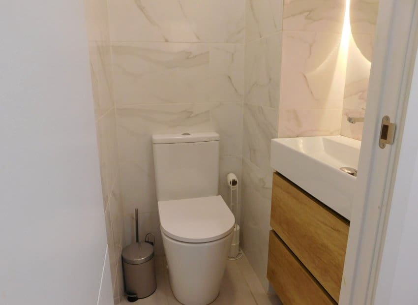 3 soverom Strandleiligheter til salgs i Torrevieja med svømmebasseng - € 229 000 (Ref: 9242269)