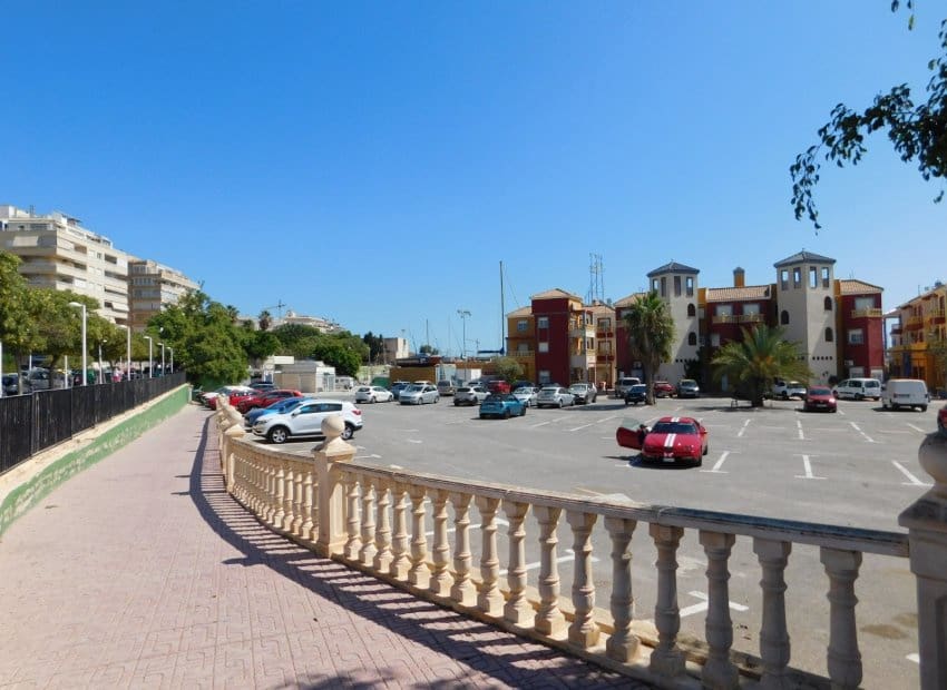 3 soverom Strandleiligheter til salgs i Torrevieja med svømmebasseng - € 229 000 (Ref: 9242269)