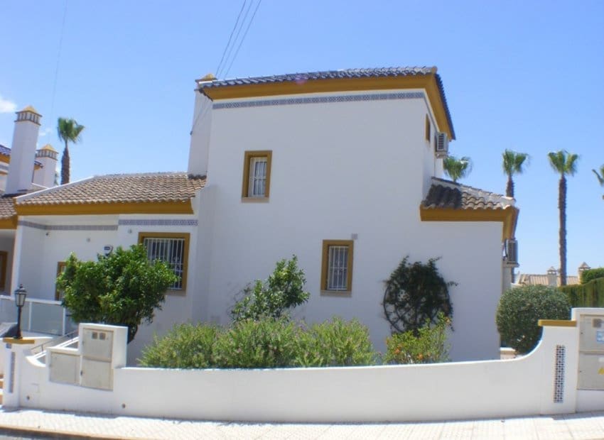 3 bedroom Villa for sale in Orihuela Costa with pool - € 424,995 (Ref: 9242271)