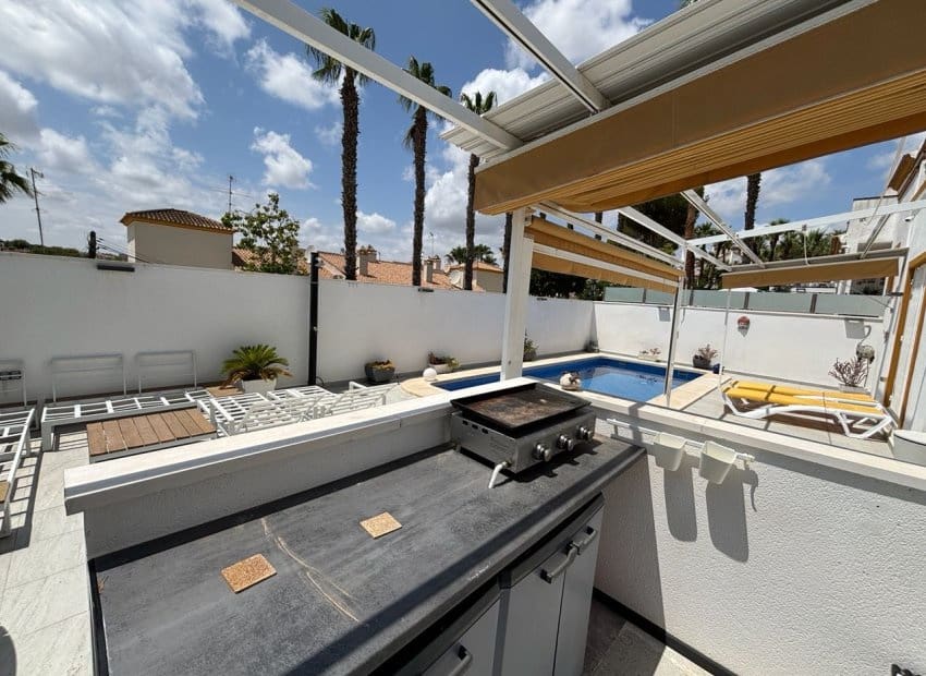 3 bedroom Villa for sale in Orihuela Costa with pool - € 424,995 (Ref: 9242271)