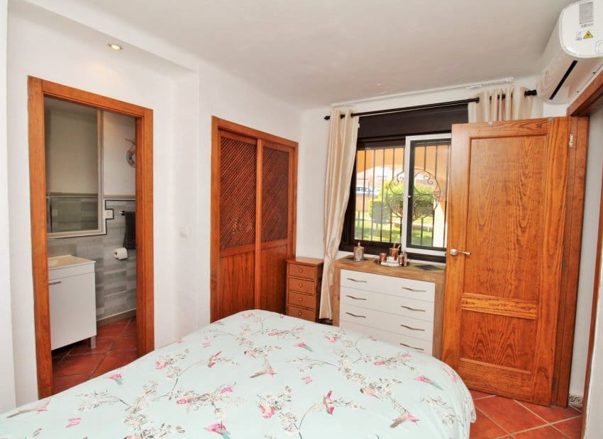 2 soveværelse Lejlighed til salg i Punta Prima med swimmingpool - € 194.950 (Ref: 9245755)