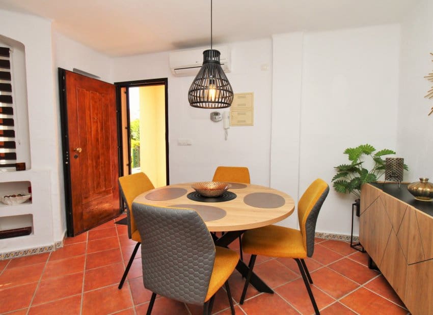 2 soveværelse Lejlighed til salg i Punta Prima med swimmingpool - € 194.950 (Ref: 9245755)