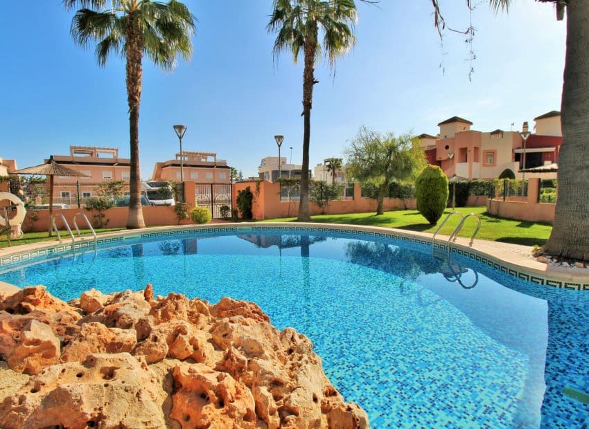 2 soveværelse Lejlighed til salg i Punta Prima med swimmingpool - € 194.950 (Ref: 9245755)