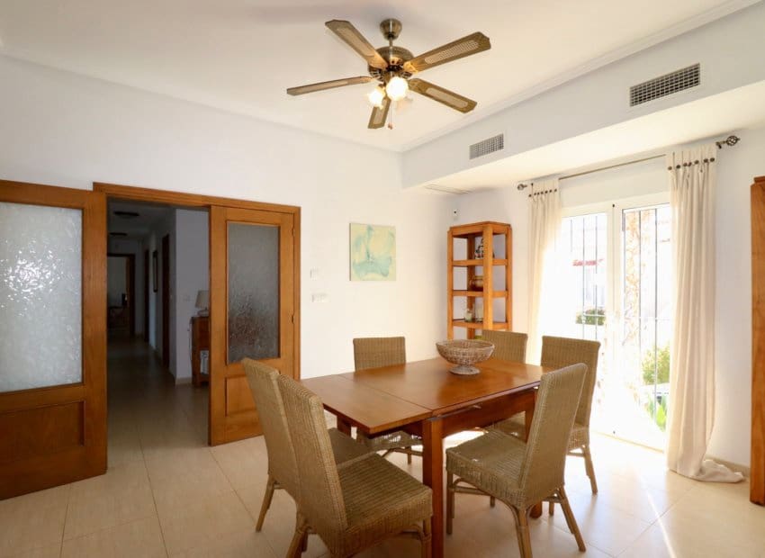 4 sypialnia Willa na sprzedaż w Catral z basenem - 459 000 € (Ref: 9245756)